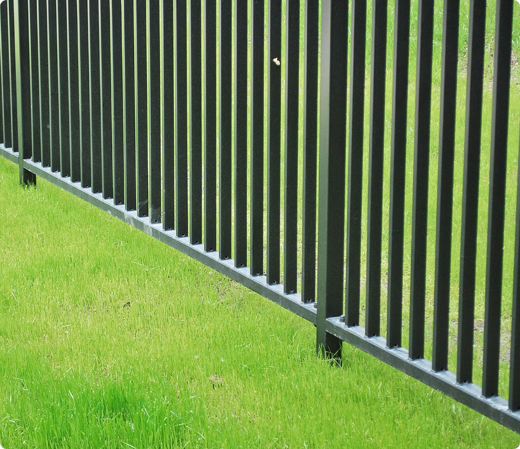 Residential aluminum metal fencing