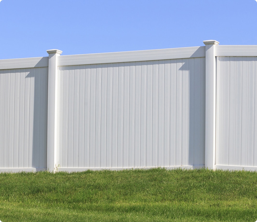 Residential vinyl fencing