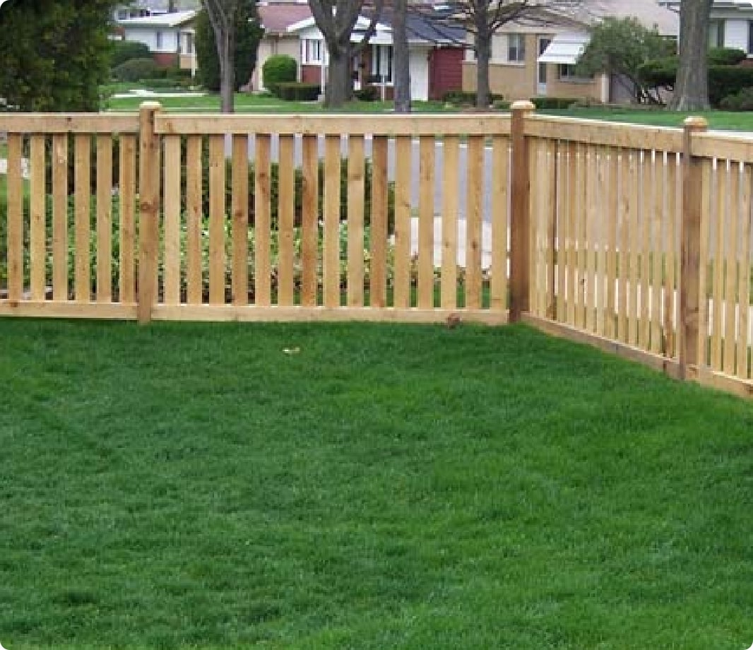 Traditional picket fence with cap