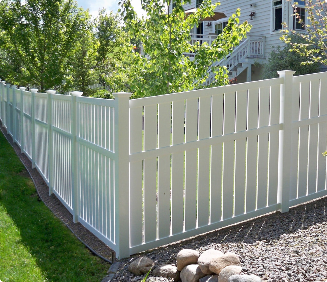 White semi-private vinyl fence